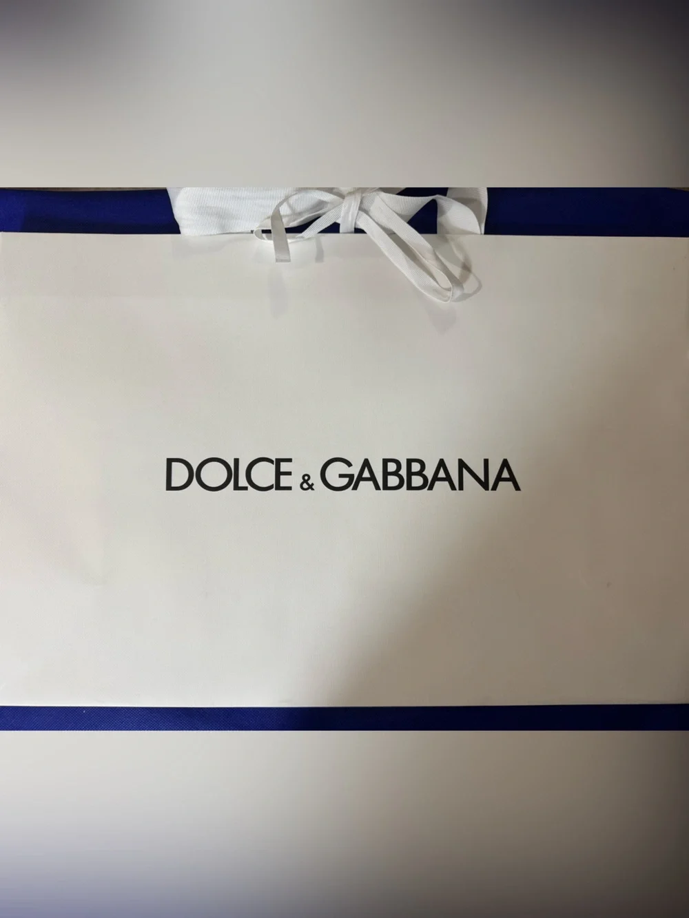 Dolce & Gabbana 💯% Authentic Iconic White Shopping/gift paper Bag w/ inner ties